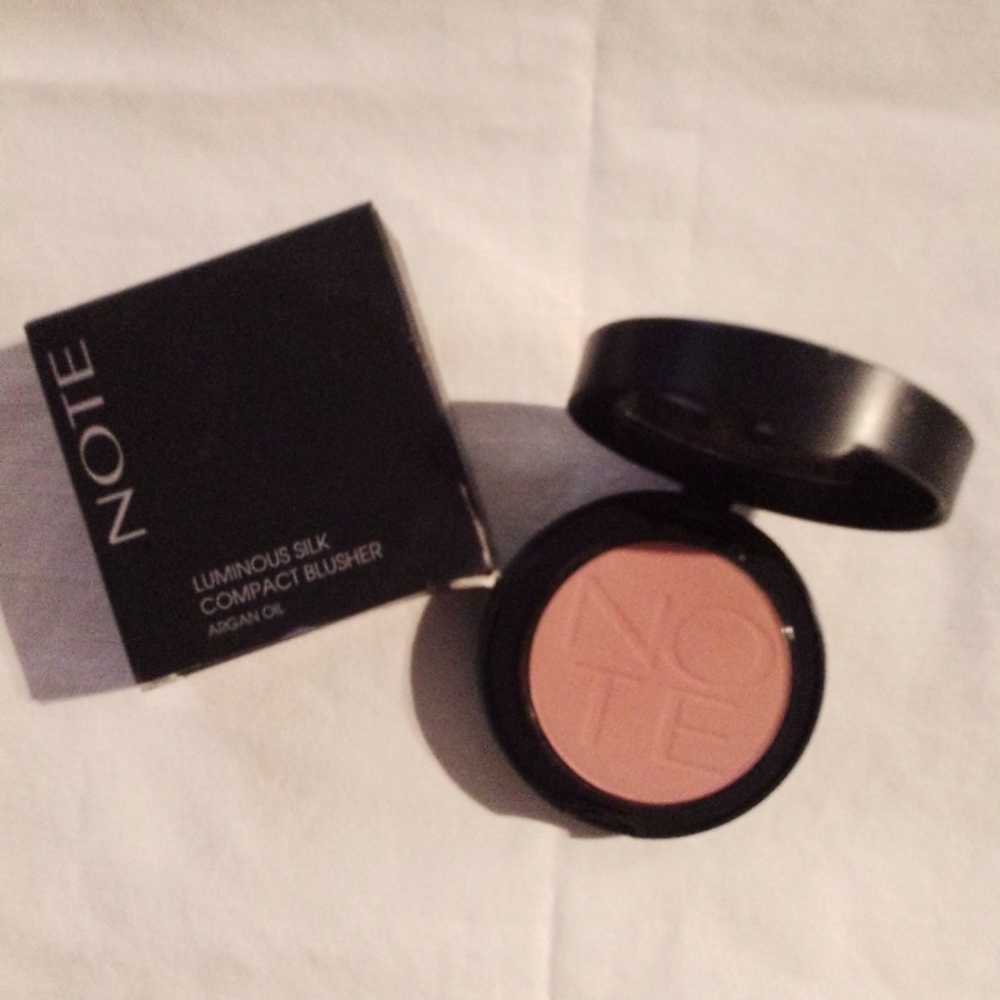 💜2 for $25💜🆕Note Luminous Silk Blusher